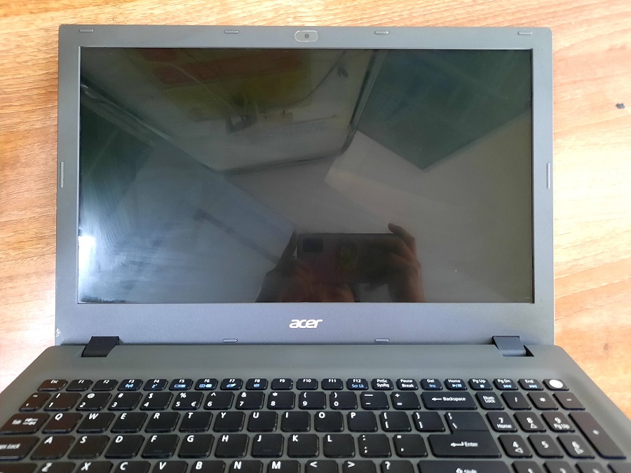 Laptop Acer Aspire E5 - 573G core i5